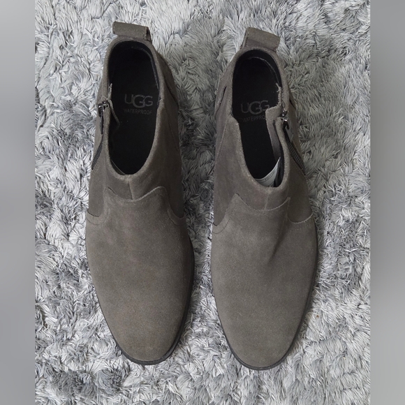 Ugg Aureo II Waterproof Suede Bootie - Size 8 - Picture 2 of 3